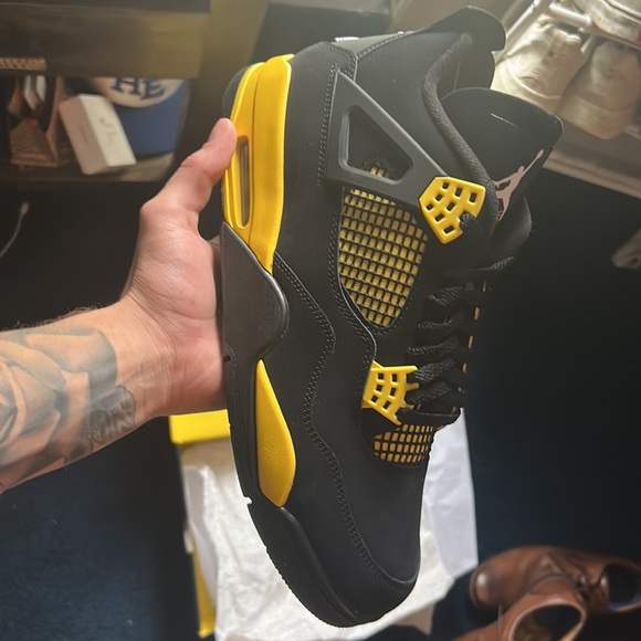 Air Jordan 4 Retro “Thunder” Size 11 **BRAND NEW - Picture 2 of 9